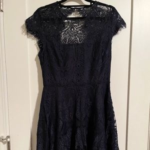 Navy BB Dakota Lace Dress - 8